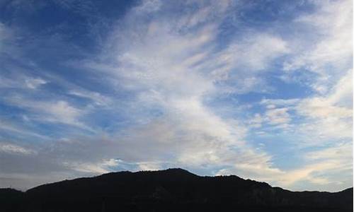 雨后的天空代表什么生肖_雨后的天空是什么歌?